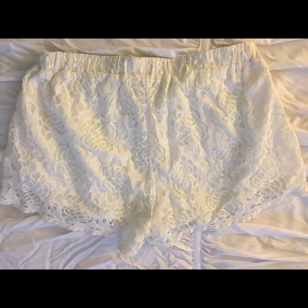 Free to Fly lace up shorts size S